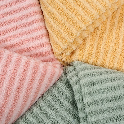 Gestreepte sherpastof voor speelgoed